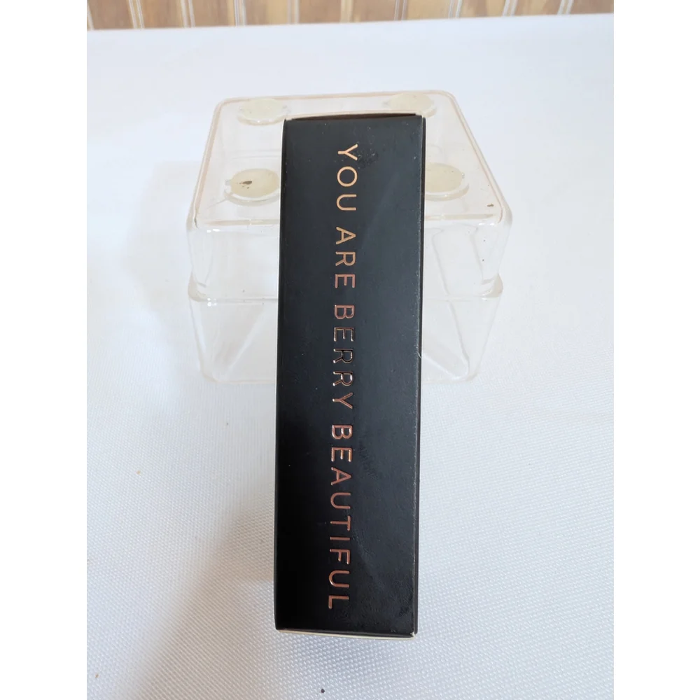 NWT NIB Shades by Shan Lipstick Dubai Peach Matte